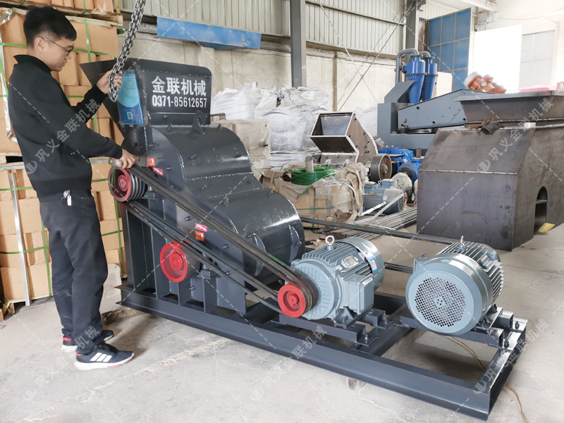 SCF600*400小型雙級粉碎機發往甘肅慶陽破碎煤