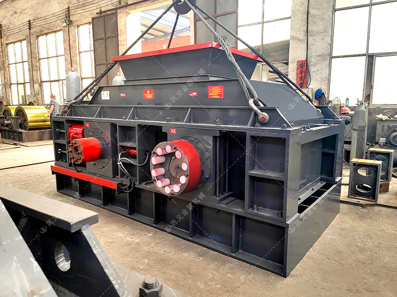 大型2PG1510半自動液壓對輥破碎機(jī)發(fā)往內(nèi)蒙古