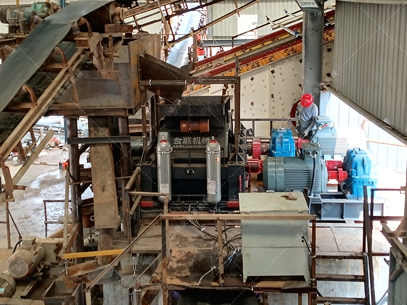 價格迷霧:影響一臺液壓對輥制砂機成本的四大核心因素 價格迷霧:影響一臺液壓對輥制砂機成本的四大核心因素